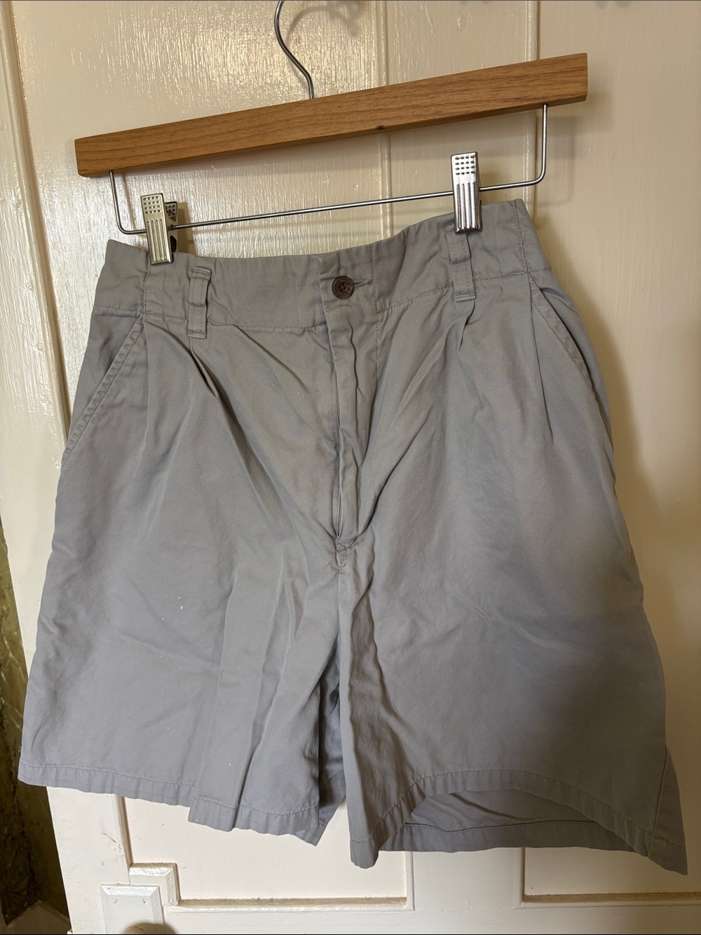 Banana Republic Light Gray Women's Flat-Front Shorts